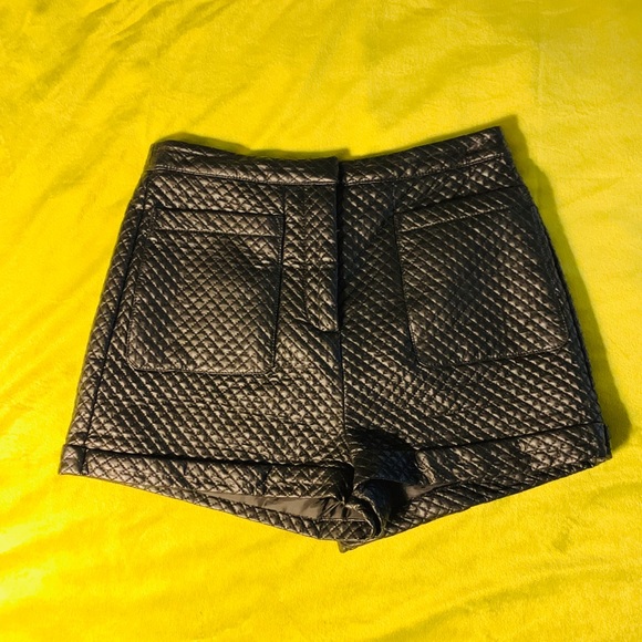 Topshop Quilted Black Shorts - Picture 6 of 10